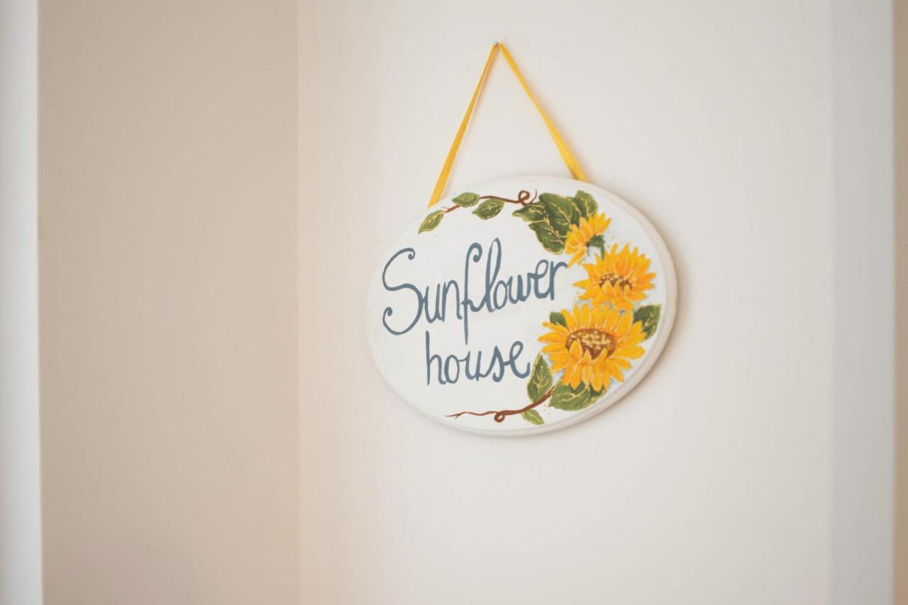 Wepuglia - Sunflower House Монополи Екстериор снимка